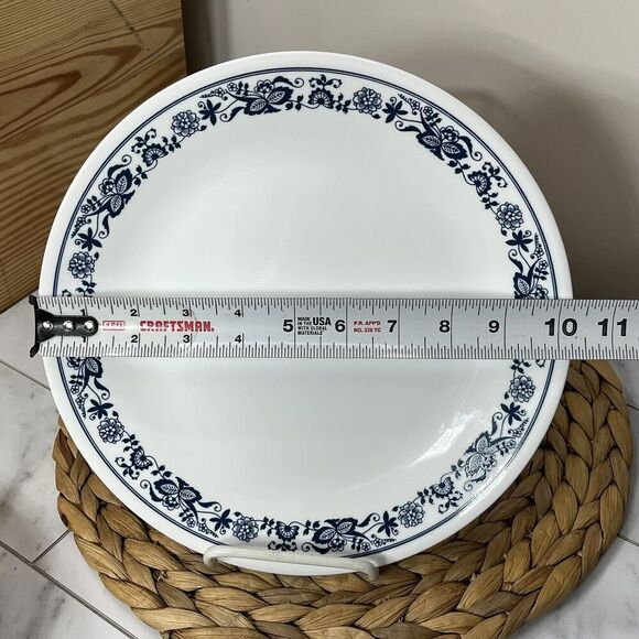 Corning Corelle 10.25" Blue Onion Pattern Vintage Dinner Plates, Set of 2 - Picture 5 of 8